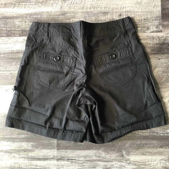 H&M Roll-up Button Shorts - Picture 4 of 4